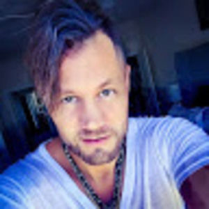 Meet your Posher, Daniel j